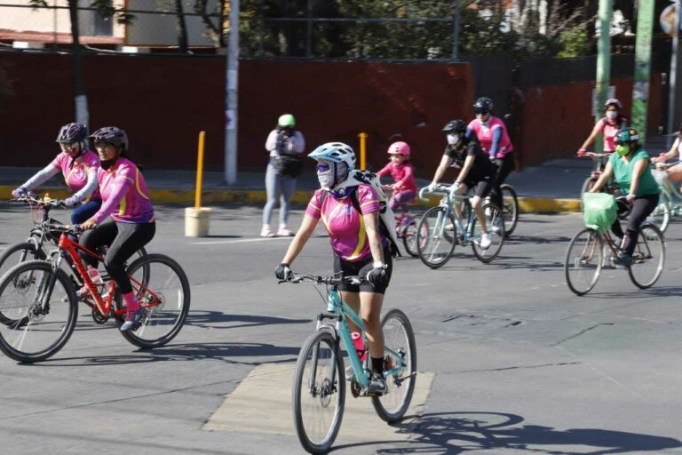 Ciclistas hacen rodada por el Día de la Mujer