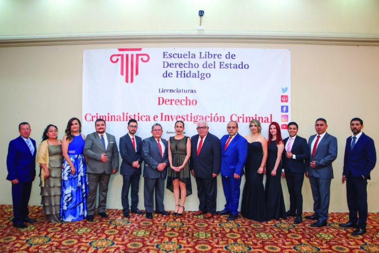 Profesionales de la Escuela Libre de Derecho de Hidalgo se gradúan