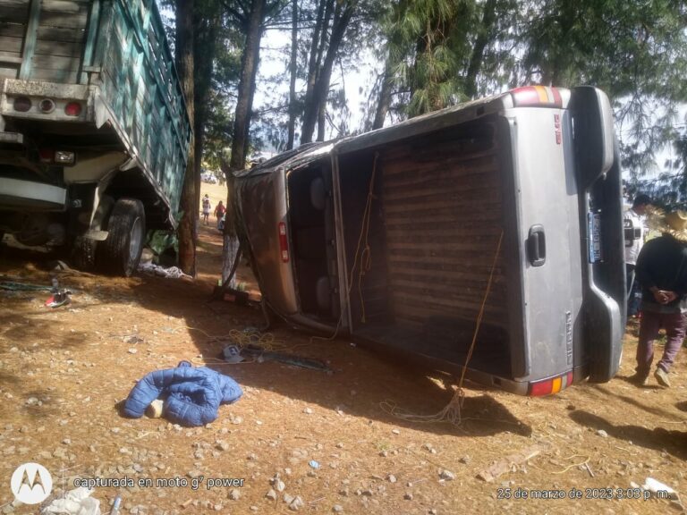 Choque entre camión y camioneta en la México-Tuxpan deja cuatro lesionados