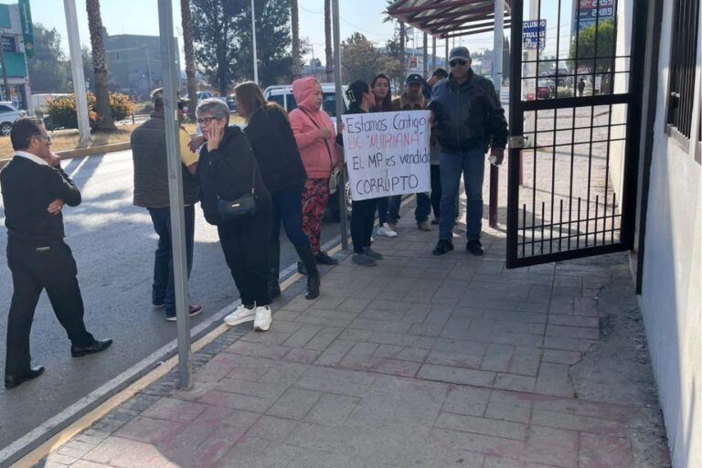 Se manifiestan en favor de Mariana Lara en los juzgados de Tizayuca ...