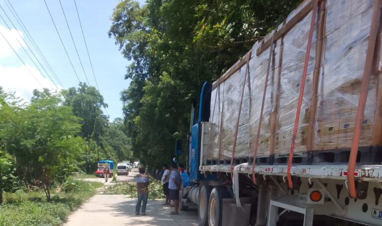 Habitantes de Huejutla bloquean la Álamo–Tamazunchale y retienen a ...